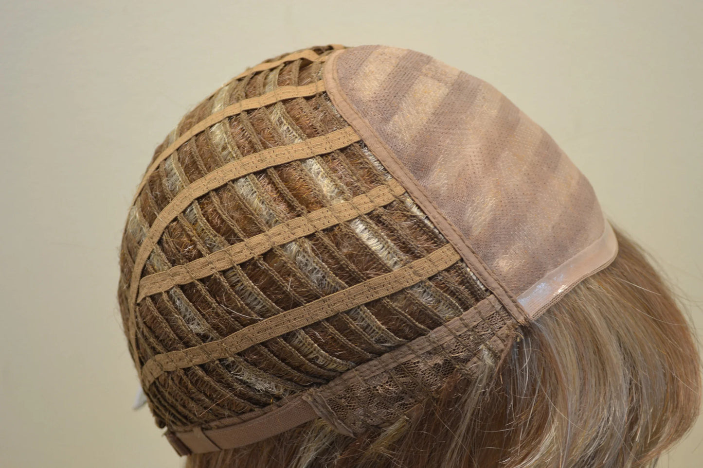 Iris cap construction