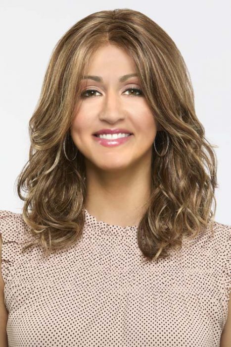 Riley wig in blonde/brown