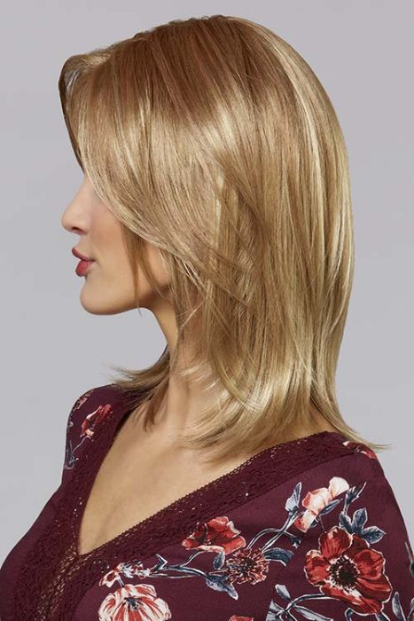 shoulder length bob in blonde
