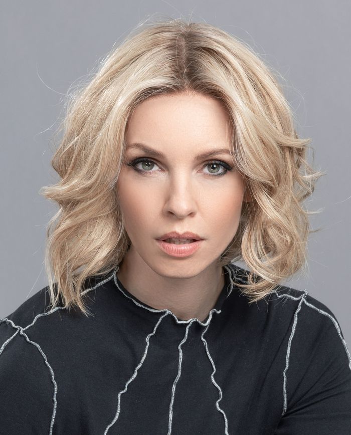 Elegance in blonde