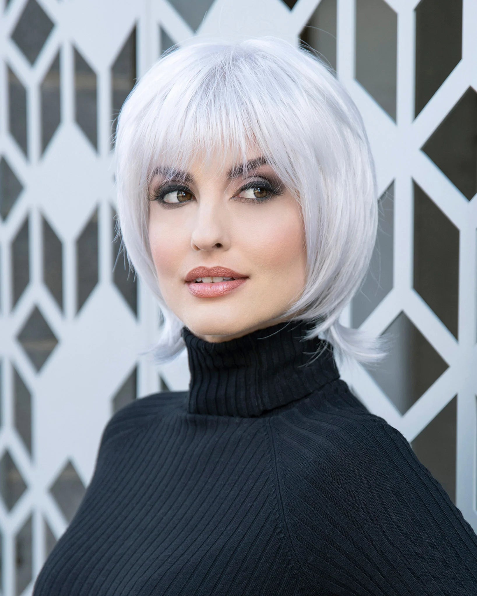 Robin short grey wig 