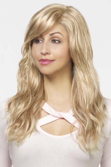 Willow Wig in blonde 